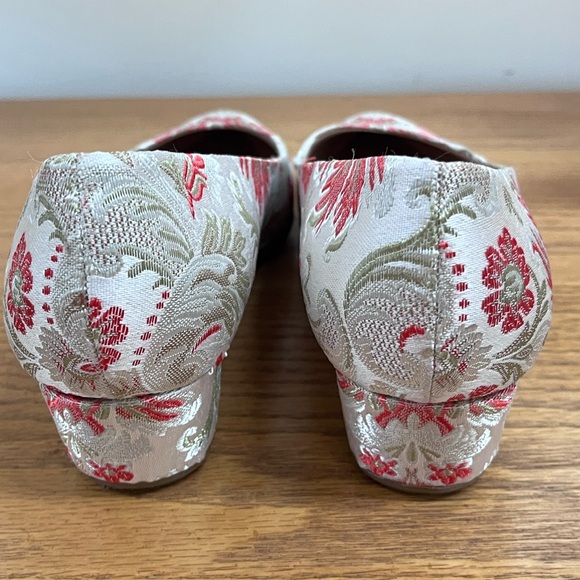 Easy Spirit flower pattern wedge pump size 10 Never worn - Picture 4 of 10